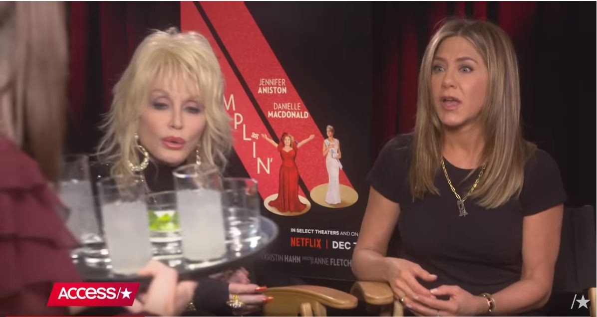 Nem fogod kitalálni, ki lepte meg Jennifer Anistont egy pohár tequilával interjú közben.